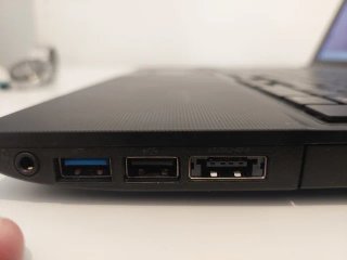 Portátil Toshiba Tecra 950-R185 Negro