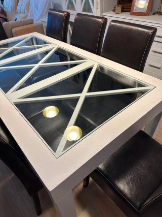 Mesa Comedor + 8 Sillas Piel y Cristal