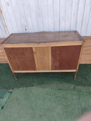 Mueble aparador antiguo de madera