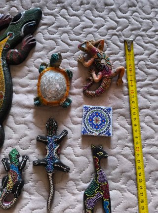 Figuras decorativas madera y cerámica