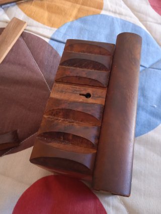 Caja de madera misteriosa