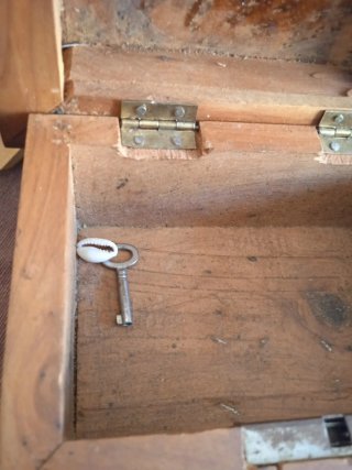 Caja de madera misteriosa