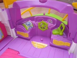 Barco Pinypon con figuras y accesorios