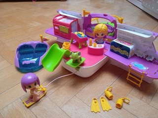 Barco Pinypon con figuras y accesorios