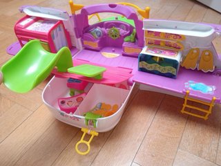 Barco Pinypon con figuras y accesorios