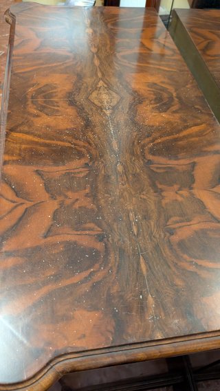 Cómoda antigua abombada madera