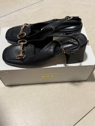 TATA Décolleté Nere con Dettagli Oro