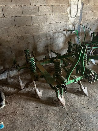 Cultivador Arado con Muelle