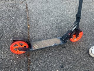 Patineta Patin Scooter Naranja Negro