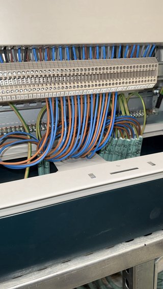Instalaciones y Mantenimiento Eléctrico.
