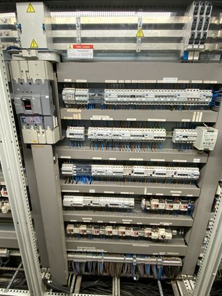 Instalaciones y Mantenimiento Eléctrico.
