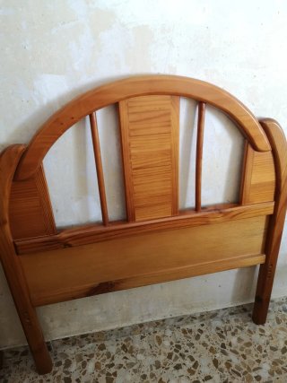Mesita de noche y cabecero para cama de 90