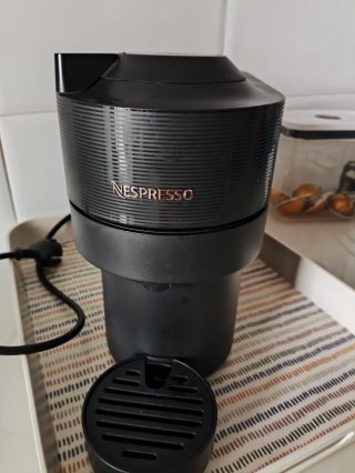 Cafetera Nespresso Vertuo Pop Negra