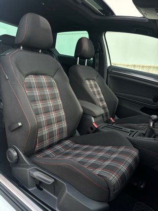 Volkswagen Golf GTI Performance 2.0 TSI 245cv