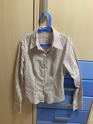 Camisa de rayas rosa palo y blancas