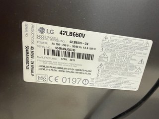 LG Smart TV 42” Plata