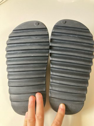 Sandali neri per bambini