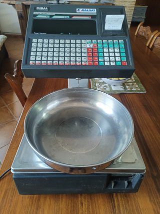 Báscula Dibal  y  lector códigos de barras