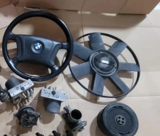 Lote BMW 530d: Volante y Componentes