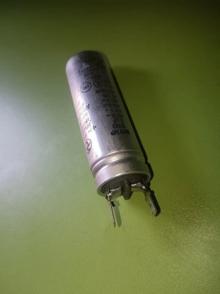Condensador Cilíndrico Metálico