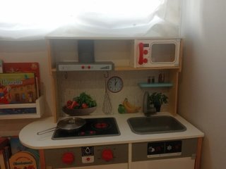 Cocinita de juguete de madera