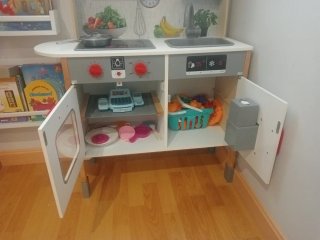 Cocinita de juguete de madera