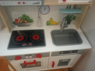Cocinita de juguete de madera