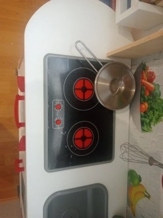 Cocinita de juguete de madera