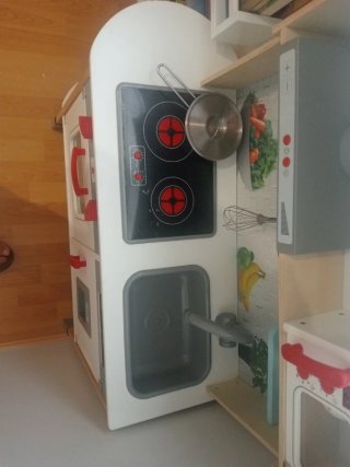 Cocinita de juguete de madera