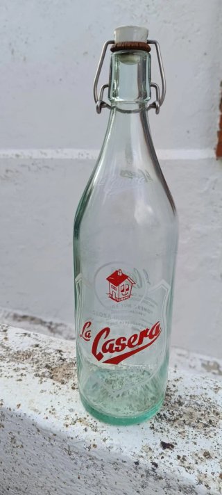 Vecchie Bottiglie di Gassosa