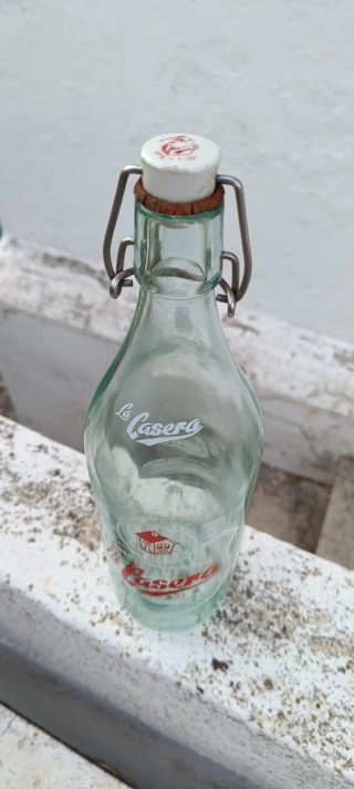 Vecchie Bottiglie di Gassosa