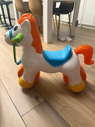 Caballo correpasillos infantil