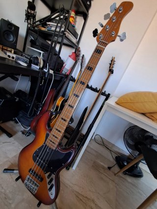 Sire V5 Bajo Eléctrico 5 Cuerdas