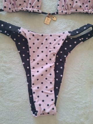 Bikini reversible lunares rosa y negro