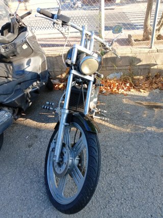 Moto Leonore Cruiser Negra/Plateada