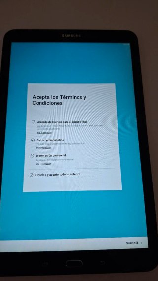 Tablet A6 Negra Como Nueva  con cable USB.