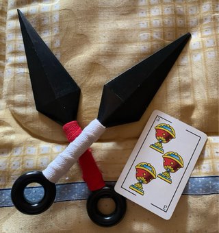 Dagas de Anime Negras y Rojas