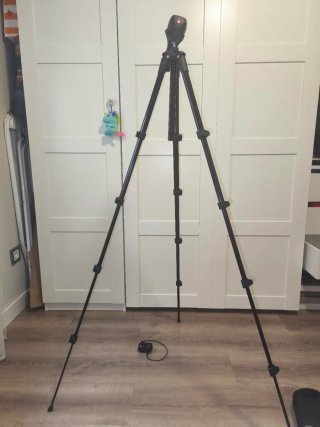 Trípode Manfrotto con funda