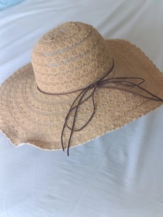 Sombrero de playa de rafia