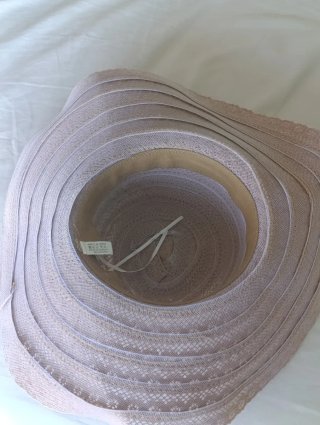 Sombrero de playa de rafia