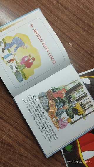 LIBRO INFANTIL, Los músicos de Bremen - Monstruos