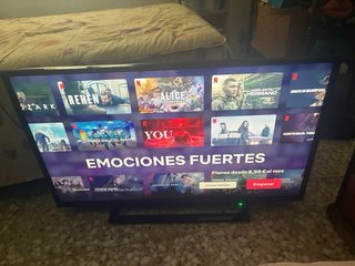 Tv smart tv 43” 4k Negociable