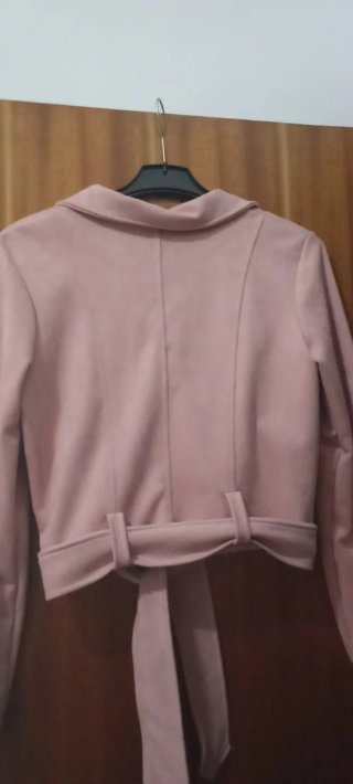 Cazadora corta rosa palo mujer