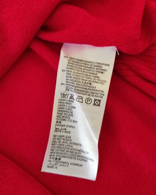 Top de punto rojo de Pedro del Hierro, S