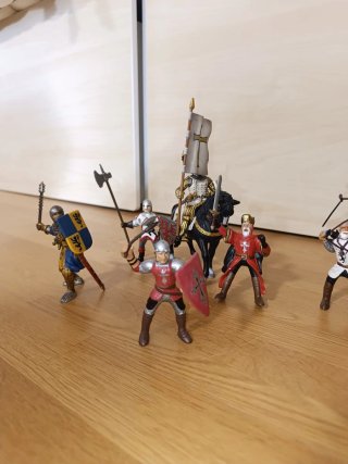 Figuras medievales de caballería