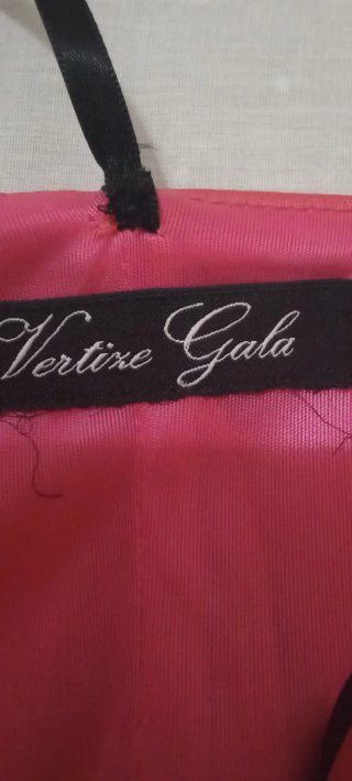 Vestido fiesta sin hombros