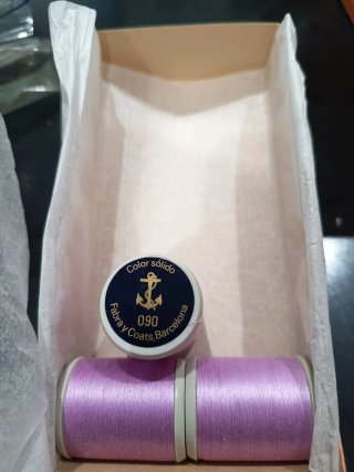Hilo bordar Ancor, color sólido púrpura