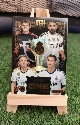 Megacracks Champions Madrid Box premium 26-27