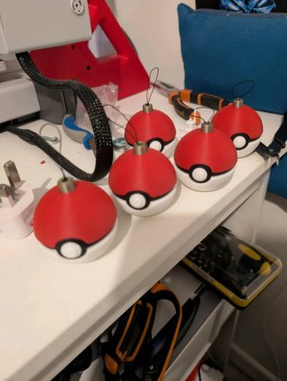 Lote 4 Pokeballs para arbol de navidad!