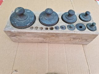 Pesas para báscula vintage madera